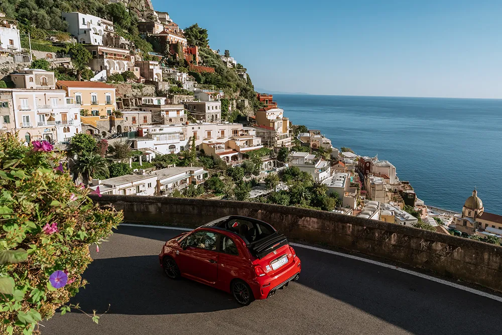 Fiat 500 coupé in Positano.